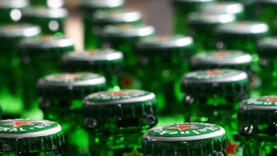 Heineken, talep azalması nedeniyle 6,000 kişiyi işten çıkaracak