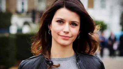 Beren Saat'in Son Şarkısı Olay Yarattı: Ünlülerin İlginç Açıklamalarıyla Gündem Oldu!