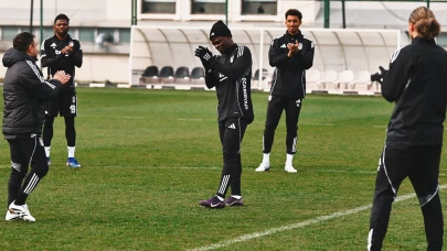 Siyah Beyazlı takımda heyecanlı bekleyiş sona erdi: Junior Olaitan ilk antrenmanına çıktı!