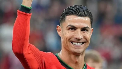 Cristiano Ronaldo, Dubai'de alışveriş merkezinde zor anlar yaşadı: Kalabalık nasıl kontrol altına alındı?