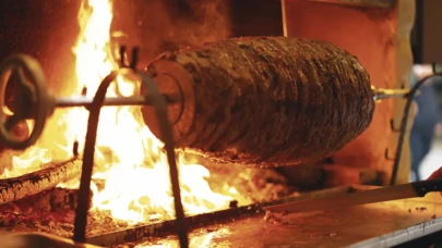 Erzurum'un Eşsiz Lezzetleri Sofralarınıza Konuk Oluyor! Cağ Kebabı ve Kadayıf Dolması Tarifleriyle Damakları Şenlendirin!