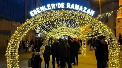 Esenler’de Ramazan coşkusu yaşanıyor: Davutpaşa Caddesi ışıl ışıl parlıyor!