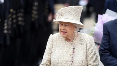 Kraliçe II. Elizabeth'in çocukluk dönemine ait nadir mektubu açık artırmada yerini alacak!