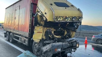 Kuzey Marmara Otoyolu'nda Meydana Gelen Kamyon TIR Kazası Trafikte Büyük Panik Yarattı