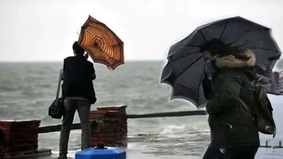 Meteoroloji uzmanları, Türkiye genelinde kuvvetli yağış ve fırtına uyarısında bulundu