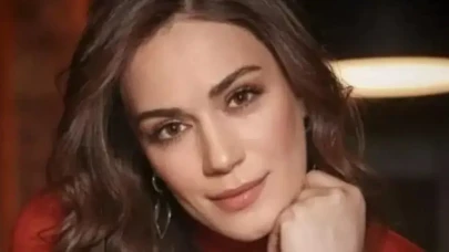 Türk oyuncu Özge Borak'ın sanat dolu hayatı ve kariyeri hakkında detaylı bilgiler