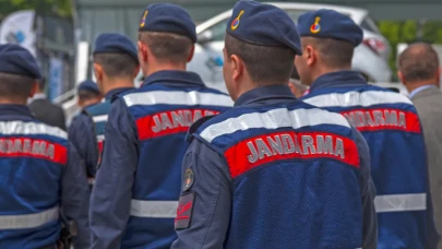 Rüyada Jandarma ile Karşılaşmanın Sıradışı Anlamı! Jandarmadan Kaçmak ve Yakalanmak Ne İfade Ediyor?