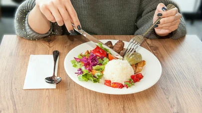 Rüyada Yemek Yemek Ne Anlama Gelir? Rüyada Yemek Yemek Anlamı ve Yorumu