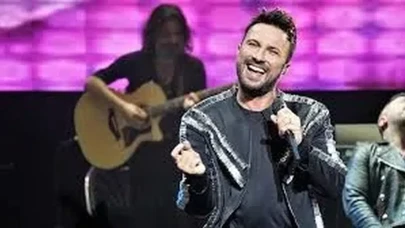 Tarkan, İstanbul Konser Serisinin Finalinde Sürpriz Bir İsimle Sahne Aldı! Heyecan Verici Detaylar İçin Tıklayın!