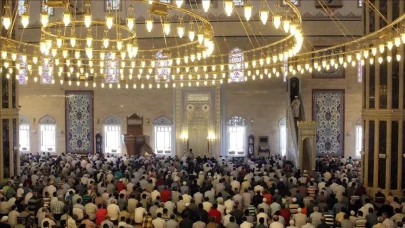 Ramazan Ayında Teravih Namazı: Evde Cemaatle Kılınırken Unutulmaması Gereken Detaylar