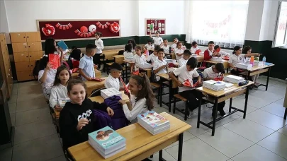 13 Mart Cuma Günü Okullar Tatil Edilecek Mi? Öğrencileri Sevindirecek Açıklama!