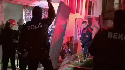 Bartın'da bir apartman yangınında dumandan etkilenen 2 kişi kurtarıldı