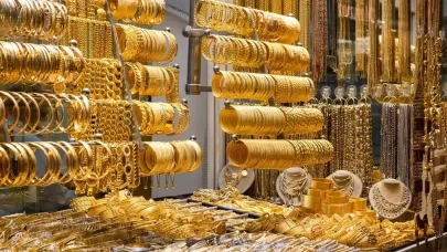 Dolar Yükseldi, Altın Düştü: Küresel Piyasalar Yeni Haftaya Dalgalı Başladı!