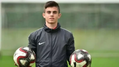 Menemen FK'nın genç yeteneği Yiğit Kerem, Fenerbahçe'nin teklifini reddederek kulübüyle sözleşme yeniledi!