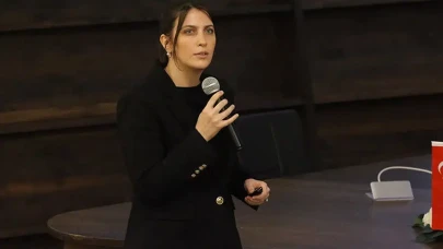 Ünlü şarkıcı İrem Bayraktar'ın ailesi ve mesleği hakkında detaylar ortaya çıktı!