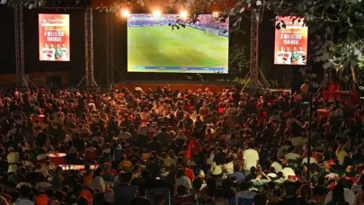 İstanbul'da dev ekran için belirlenen yer neresi olacak? Kadıköy ve Maltepe'de Türkiye Kosova maçı hangi mekanda izlenebilir?