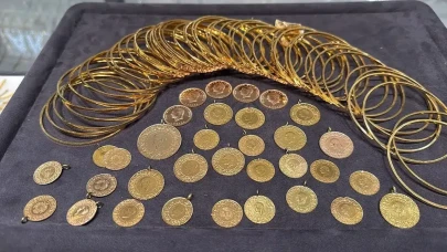 Jeopolitik Riskler Altın Fiyatlarını Vurdu: Çeyrek Altın Rekor Seviyeye Yükseldi!
