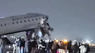 ABD NEW YORK LAGUARDİA HAVALİMANI UÇAK KAZASI! Kaç kişi yaralandı? Yolcu uçağı itfaiye aracıyla çarpıştı, uçuşlar durduruldu