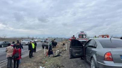 Konya'da meydana gelen trafik kazasında takla atan araçta yaralanan genç, hayatını kaybetti.
