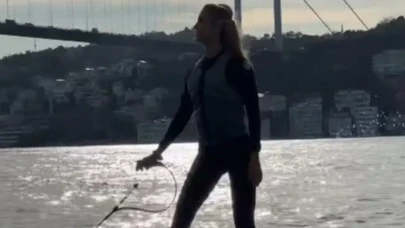 Çağla Şıkel, suyun üstünde göz kamaştıran bir performans sergiledi! İzleyenleri büyüledi
