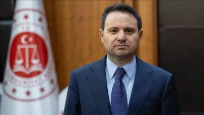 Bakan Gürlek'ten Flaş Açıklama: Yasa Dışı Bahis Operasyonunda 19 Kişi Hakkında Soruşturma Başlatıldı
