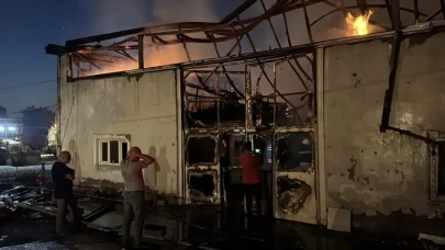 Erzincan'da mobilya imalathanesinde yangın