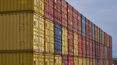 Türkiye'nin Dış Ticaret Verileri 2025 Yılında Arttı: İhracat Yüzde 12,7, İthalat Yüzde 10,7 Büyüdü