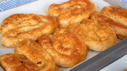 Yemek masalarınıza renk katacak tarif: Ünlü Sarıyer Böreği'nin Sırrı ortaya çıktı!