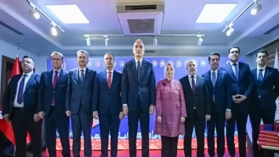 Kültür Bakanı, Türkçenin Kültürel İzlerini Vurguluyor: Dünya Dillerinde Türkçe Projesi Tanıtıldı!