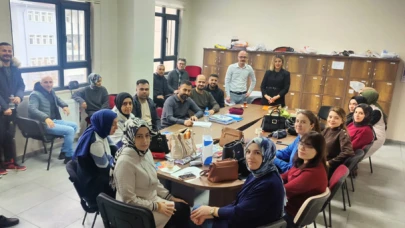 Siirt ilinde bulunan Açık Kapı Projesi, eğitim kurumlarını ziyaret etti