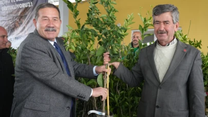 Milas'ta meyve fidanları üreticiler için sergilendi ve destek sağlandı