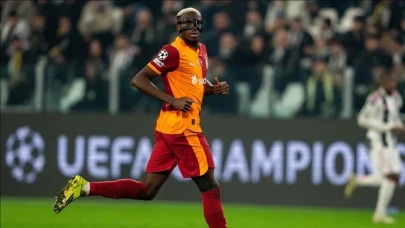 Victor Osimhen, Takım Arkadaşlarının Tavsiyelerini Dinlemedikleri için Frustrasyona Kapılıyor!