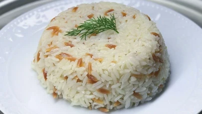 Usta aşçıların sırrı: Pirinç pilavında her zaman tek tek ayrılan taneler için ipuçları!