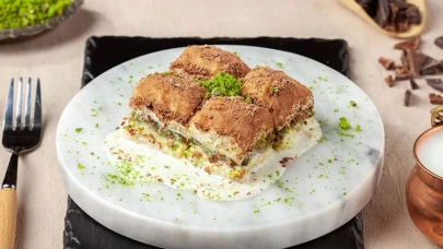 Ferahlamak için ideal bir lezzet: Güllaç şimdi soğuk baklava tadında!