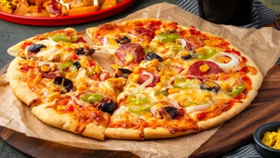 Pizzaya lezzet katan tüyo! Hamurunu böyle yaparsanız lezzetine doyum olmuyor