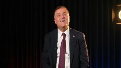 Aslan, Cumhuriyetin Kıymetli Emanetini Omuzlarında Taşıyor
