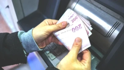 ATM İşlemlerinde Yapılan Kritik Hatalar ve Kart Güvenliği İçin Alınması Gereken Önlemler!