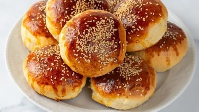 Evde Yumuşacık Poğaça Yapmanın Püf Noktaları ve Lezzetli İç Harçlar!