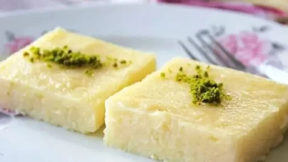 Hem lezzetli hem de ekonomik bir tatlı: Sadece birkaç malzemeyle harika İrmik Tatlısı tarifi!