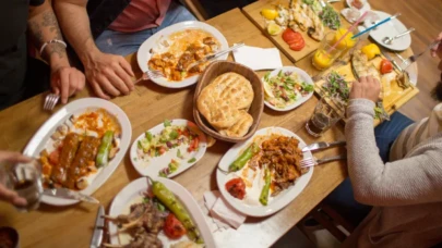 İftar Saatlerinde Restoranlarda Ücretsiz Yemek Keyfi Başlıyor!