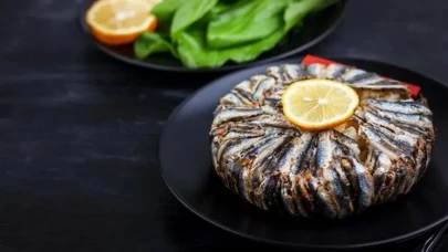 MasterChef yarışmasının sevilen lezzeti hamsili pilavın tarifini öğrenmek ister misiniz?
