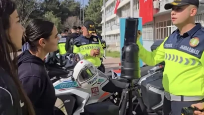 Hatay İl Jandarma Komutanlığı Personeli Mavi Vatan Spor Lisesi'nde Öğrencilere Meslek Tanıtımı Yaptı