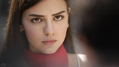 Ünlü oyuncular Aslıhan Malbora ve Çağatay Ulusoy'dan sürpriz bir paylaşım geldi: İlk kez birlikte çektikleri fotoğraf olay oldu!