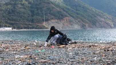 Marmaris sahilindeki fırtınanın vurduğu atıklar temizlendi