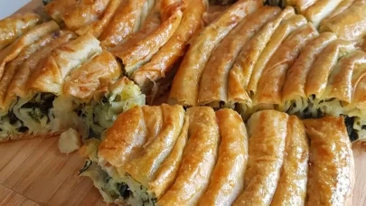 Kayınvalidenizden Tam Puan Alacak Tarif! İşte O Meşhur El Açması Ispanaklı Börek...