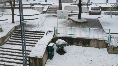 Bursa'da beklenen kar yağışı etkisini gösterdi!
