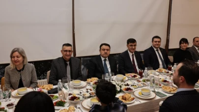 Kütahya Barosu'nun organize ettiği iftar programına iştirak eden Başkan Kahveci, avukatlarla bir araya geldi!
