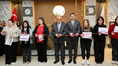Vali Erol, Liseler Arası Afiş Sergisi Açılışında Hazır Bulundu