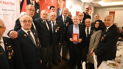 Zafer Partisi Bursa'da Gururla İftar Programı Gerçekleştirdi