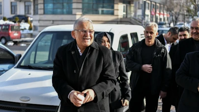 Kocasinan Belediye Başkanı Büyükkılıç, Hacılar ilçesinde esnaf ve vatandaşlarla bir araya geldi!